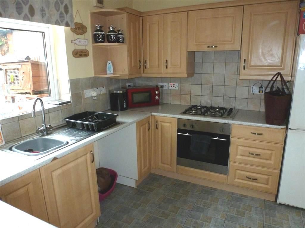 Property photo 1 of 6 Kitchen