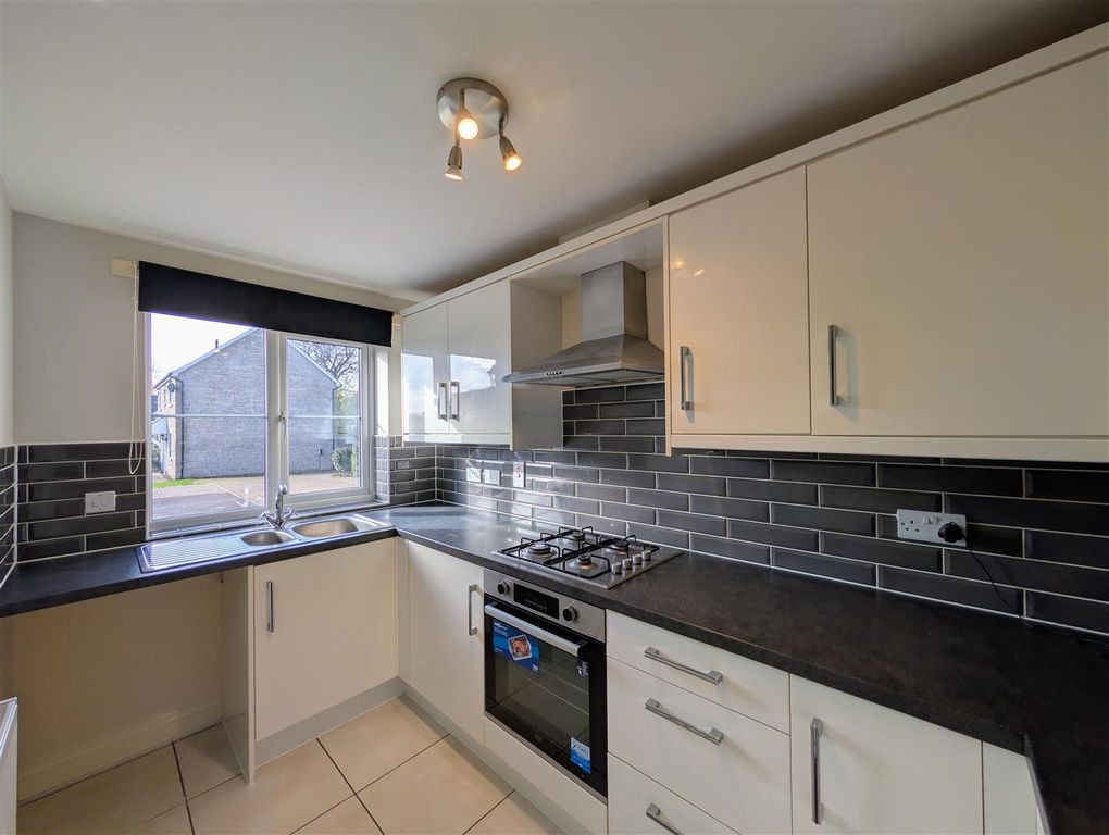 Property photo 3 of 12