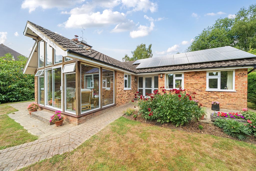 Property photo 1 of 11