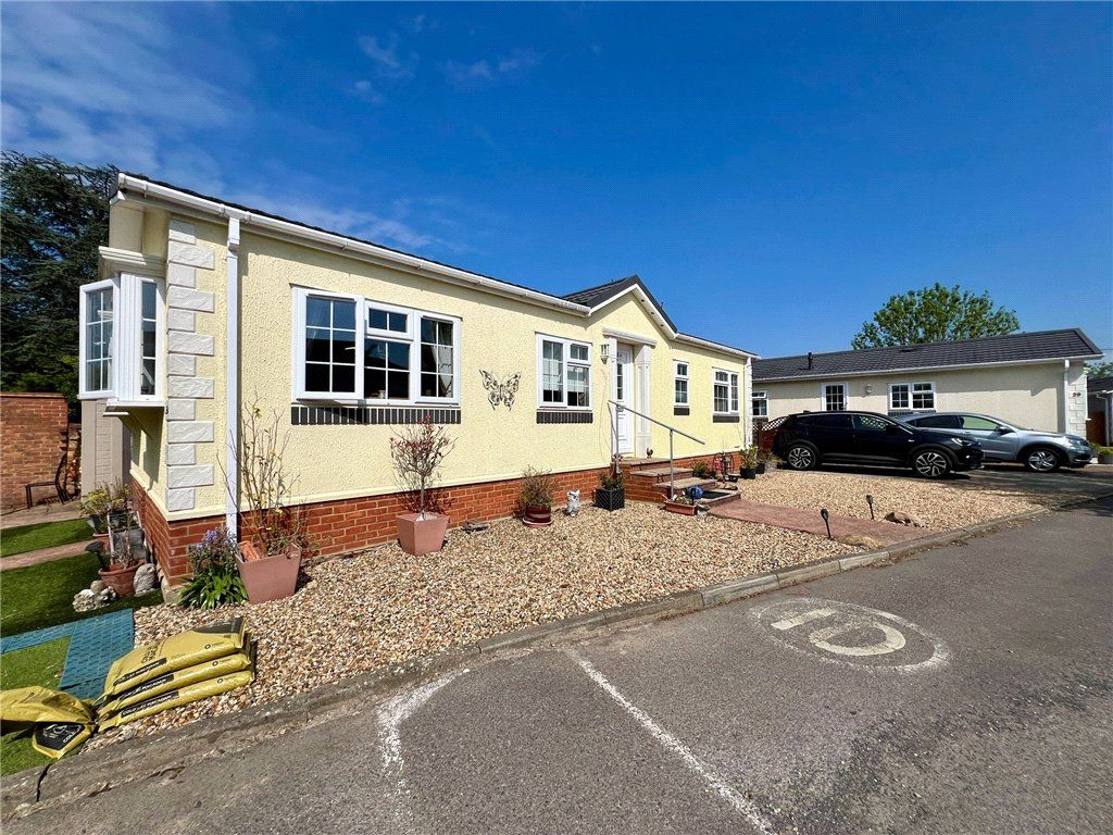 Property photo 1 of 17 Exterior