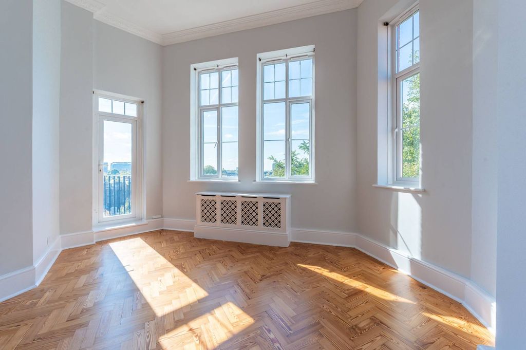 Property photo 2 of 26