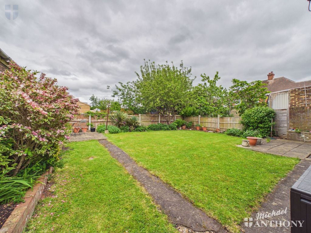 Property photo 3 of 14 Cam03218G0-Pr1025-Still002