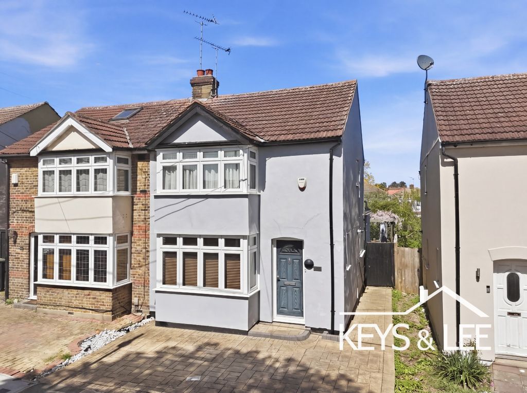Property photo 2 of 15 4697754