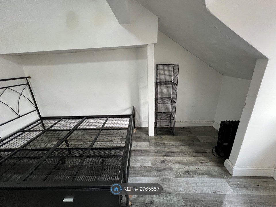 Property photo 2 of 26