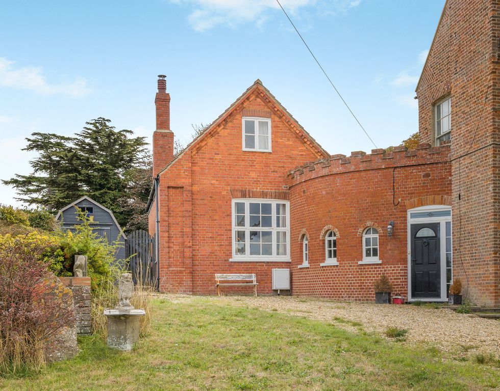 Property photo 1 of 19