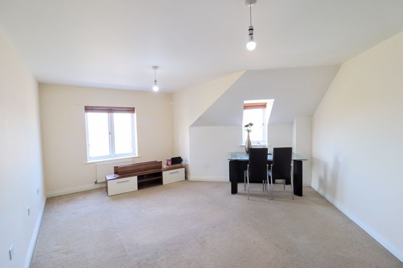 Property photo 3 of 10 Photo 4
