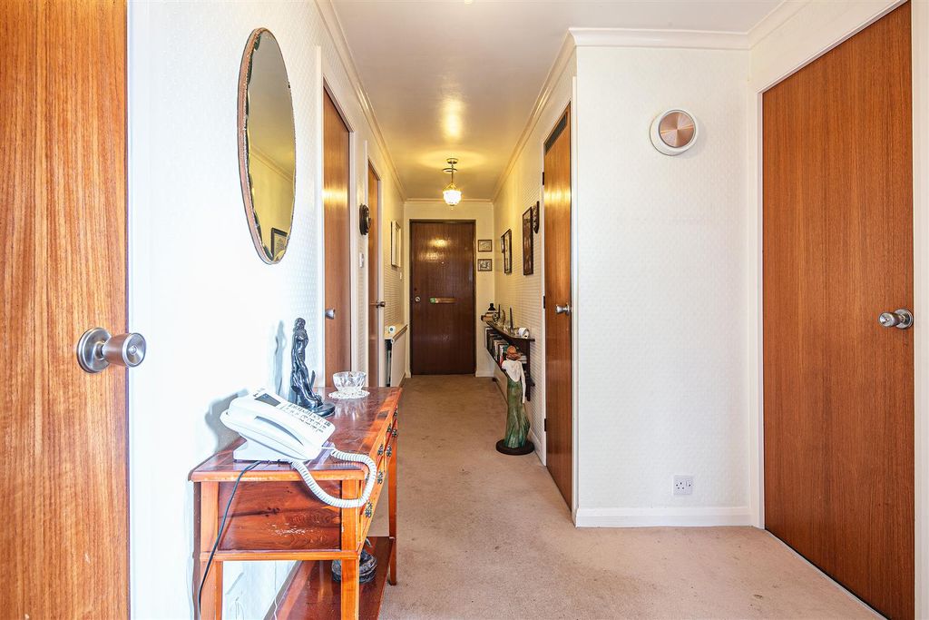Property photo 3 of 15 Hall