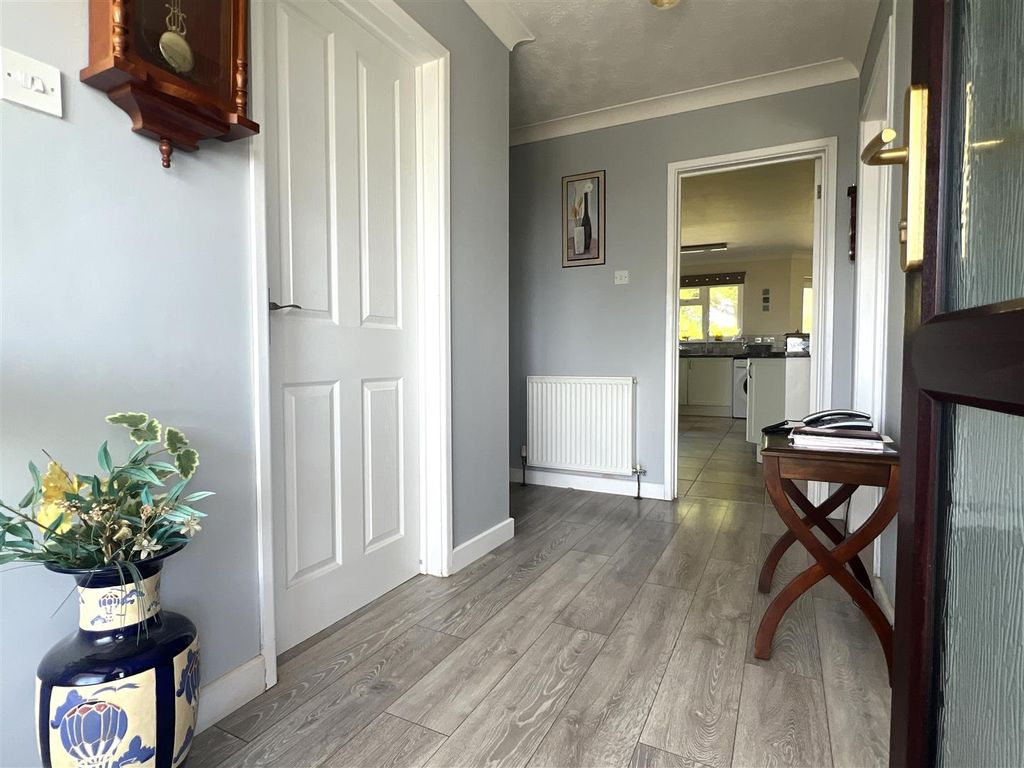 Property photo 3 of 26 Hall