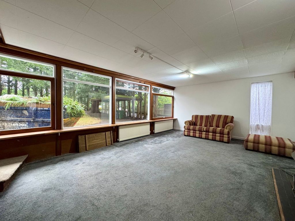 Property photo 2 of 24 Lounge