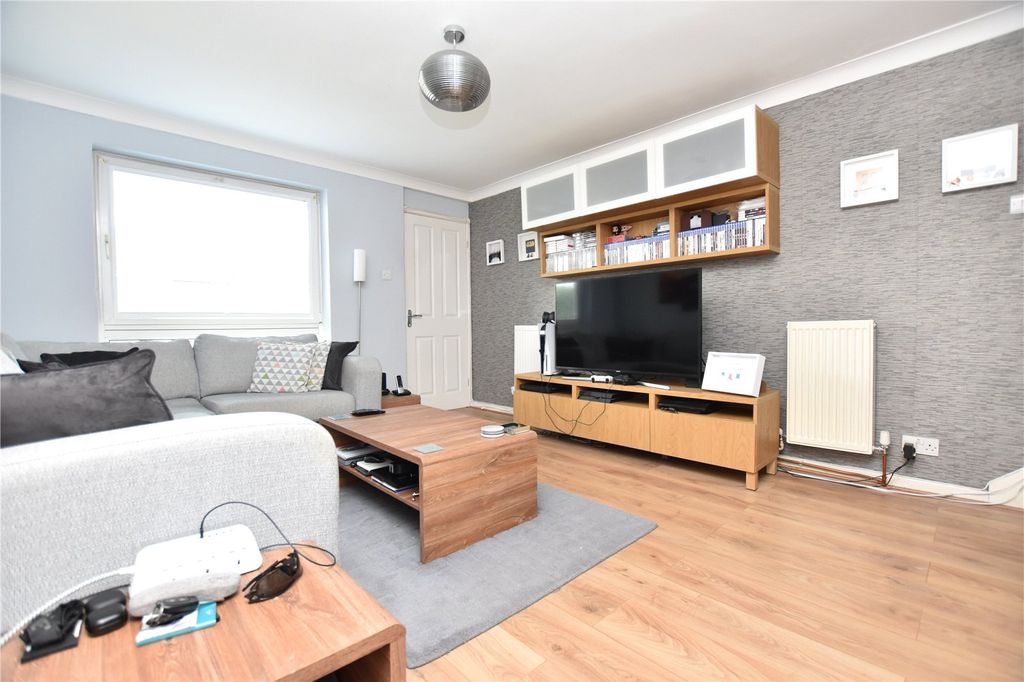 Property photo 3 of 17 Picture No. 10