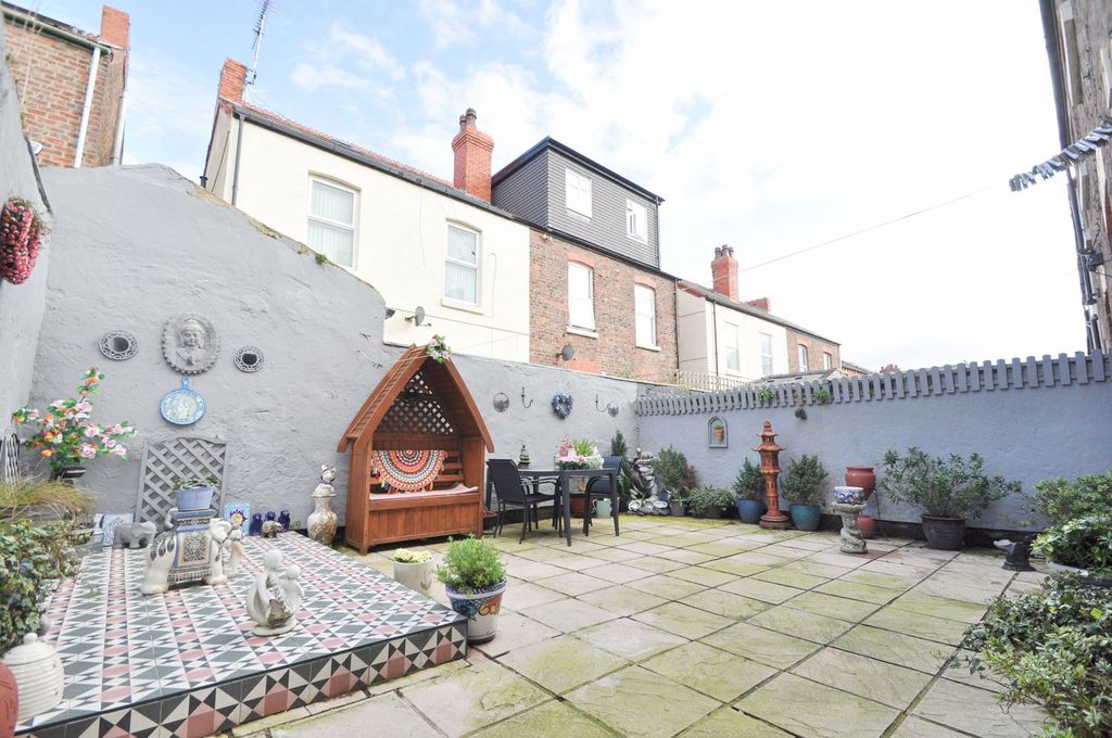 Property photo 3 of 34