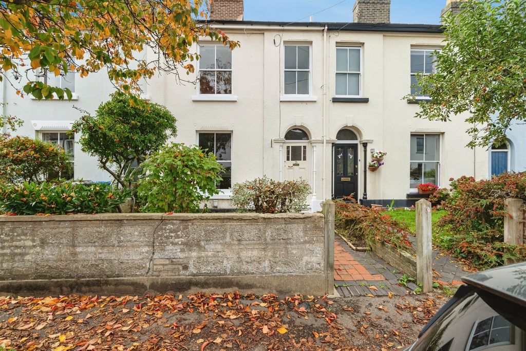 Property photo 1 of 17