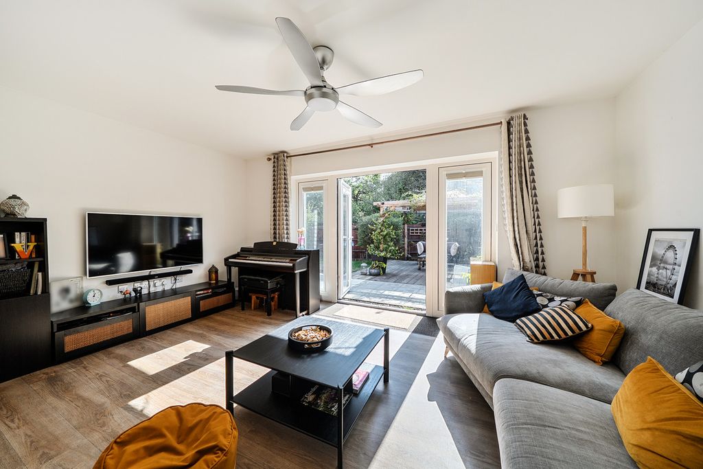 Property photo 3 of 16