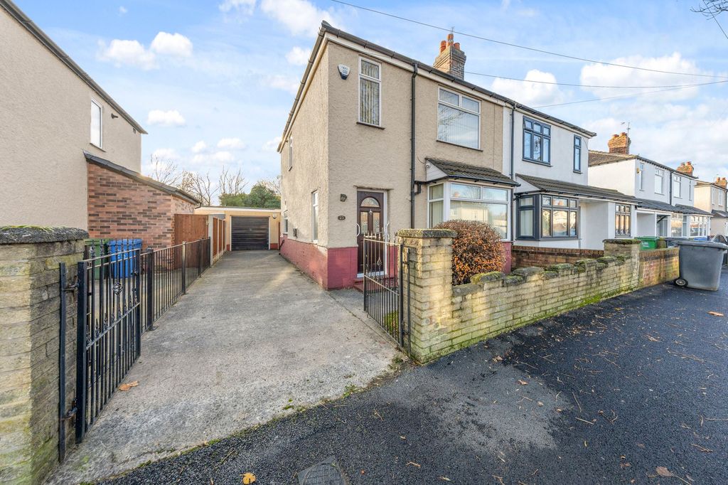 Property photo 2 of 21