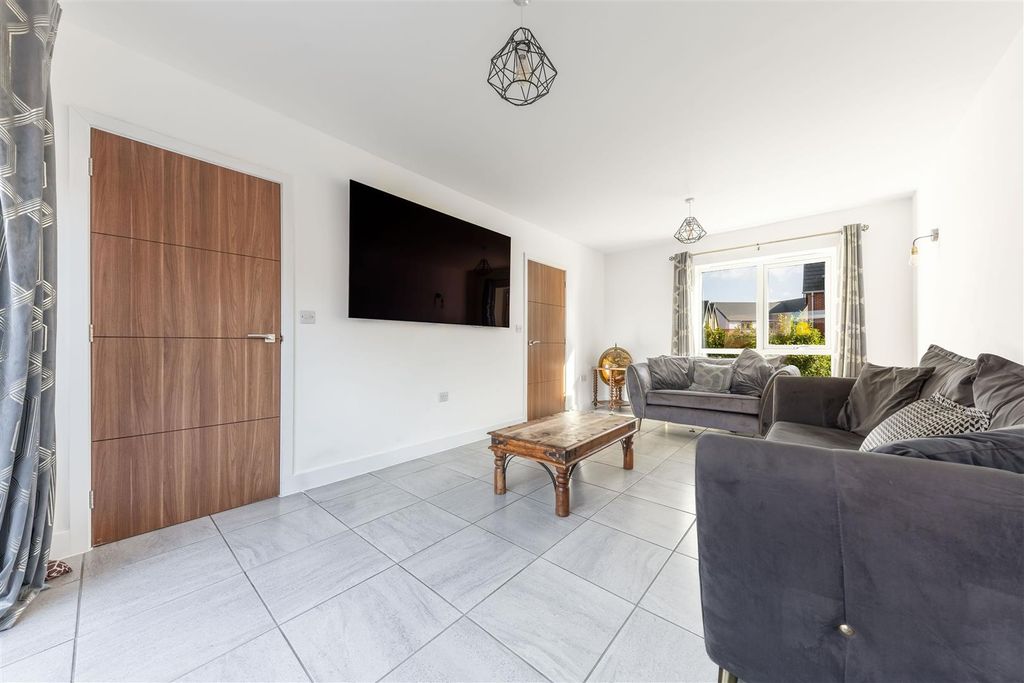 Property photo 3 of 26 Ba.Jpg