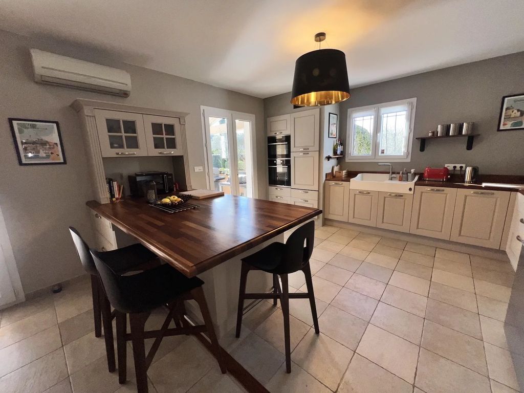 Property photo 3 of 36