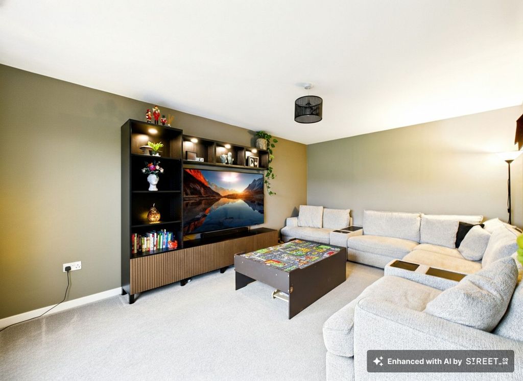 Property photo 3 of 23