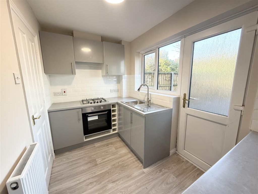 Property photo 1 of 9 Kitchen