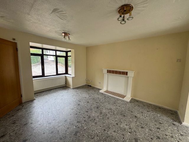 Property photo 3 of 15 Living Room