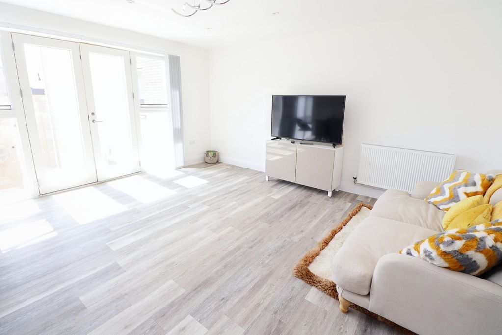 Property photo 2 of 33 The Shipyard