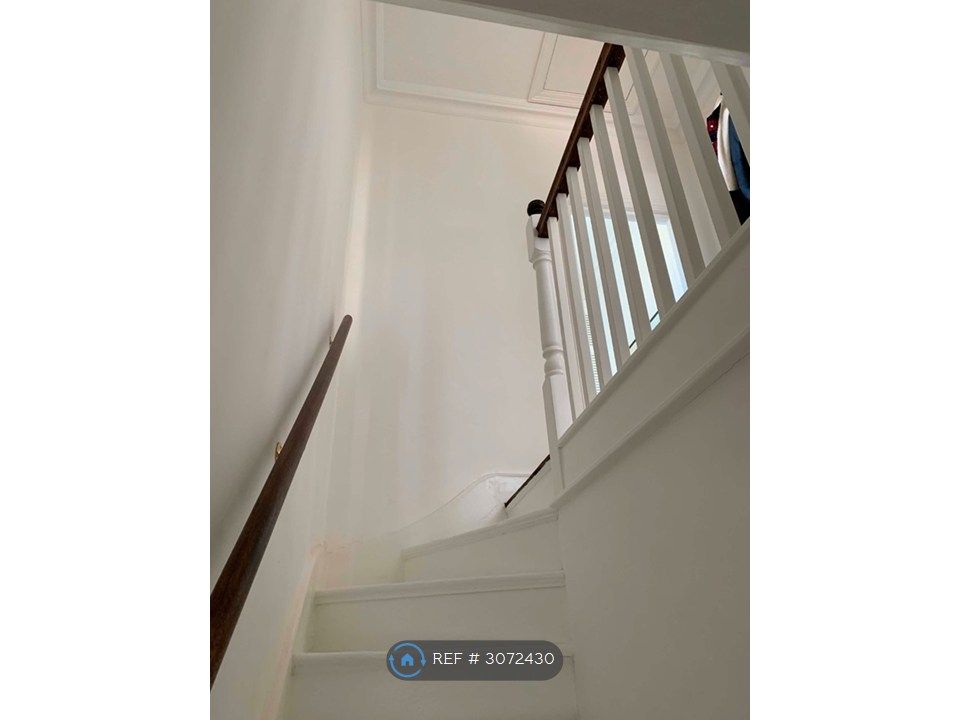 Property photo 3 of 10 Private Staircase