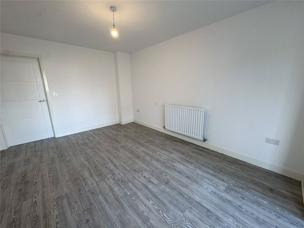 Property photo 3 of 15 Picture No. 08