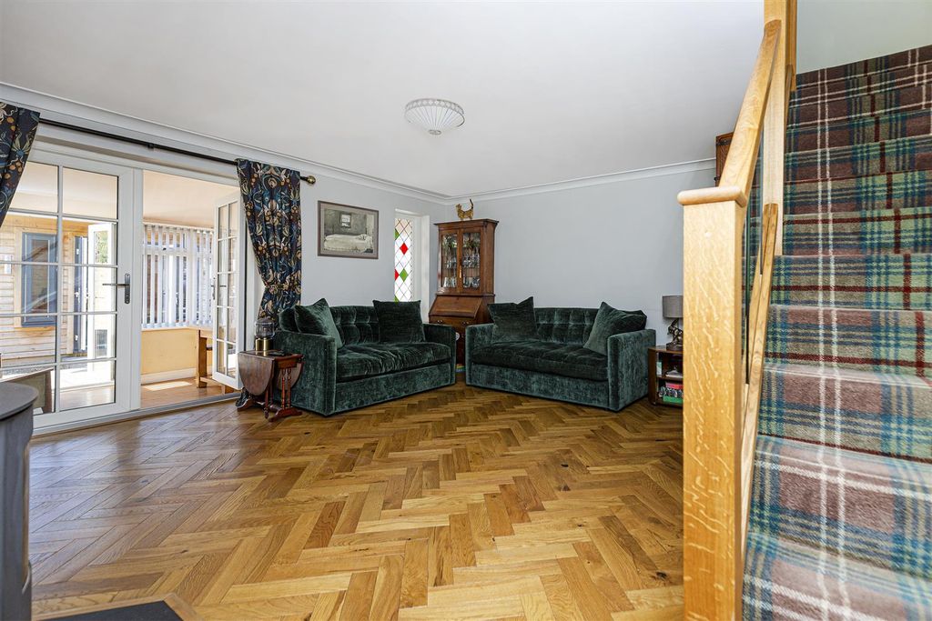 Property photo 3 of 46 Living Room