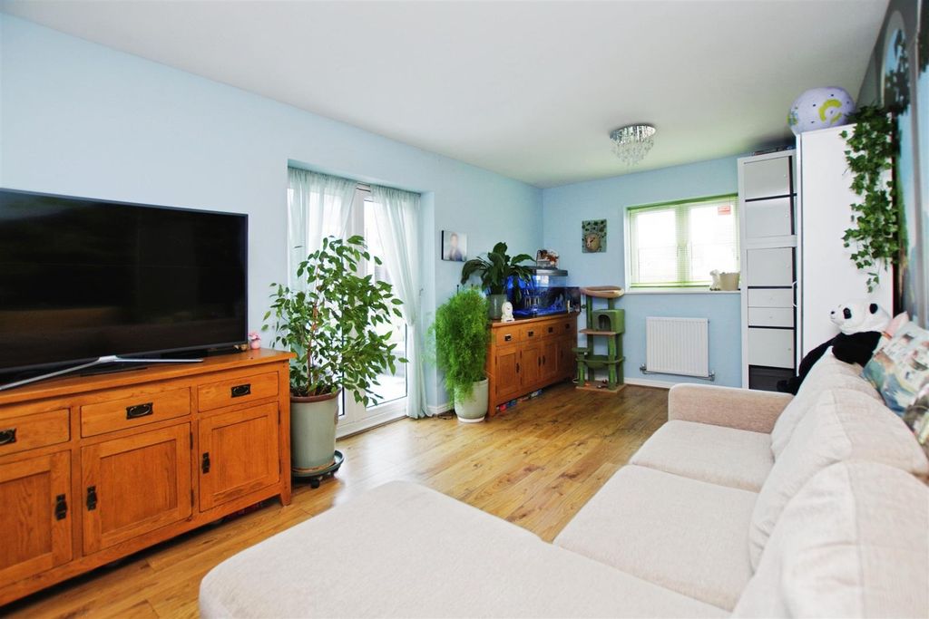 Property photo 2 of 17 Living Room