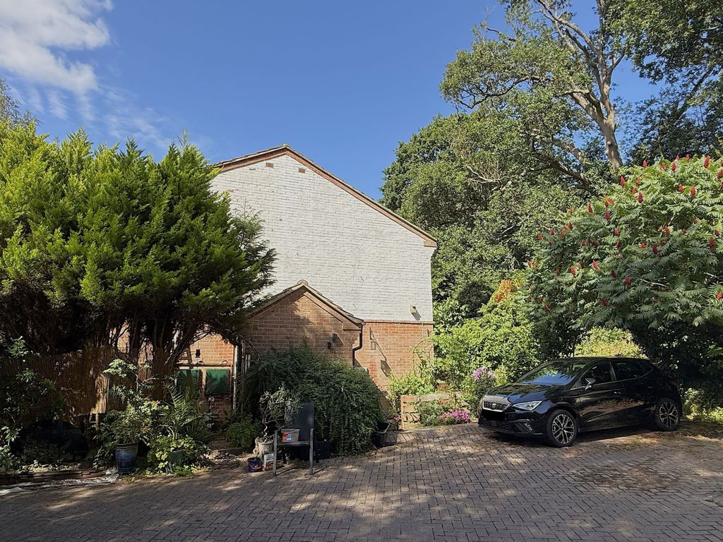 Property photo 2 of 10