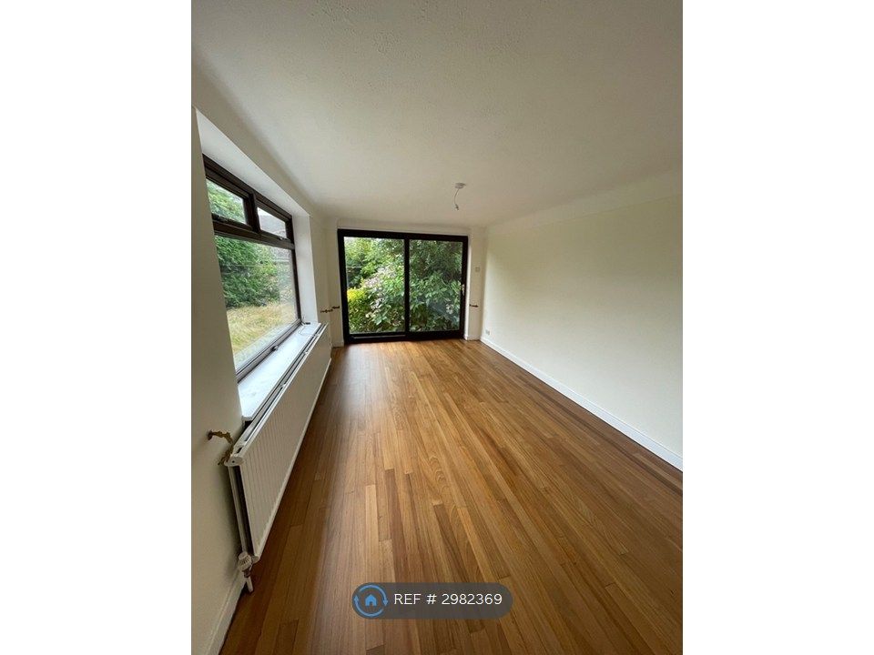 Property photo 3 of 16 Dining Room