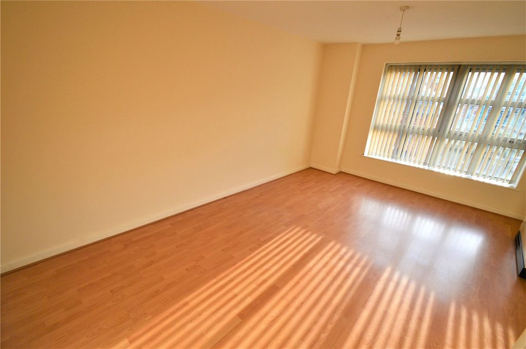 Property photo 3 of 9 Lounge