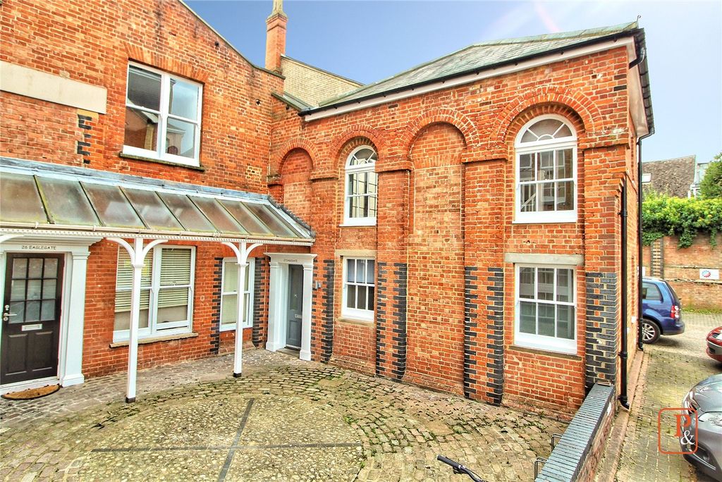 Property photo 1 of 9 External