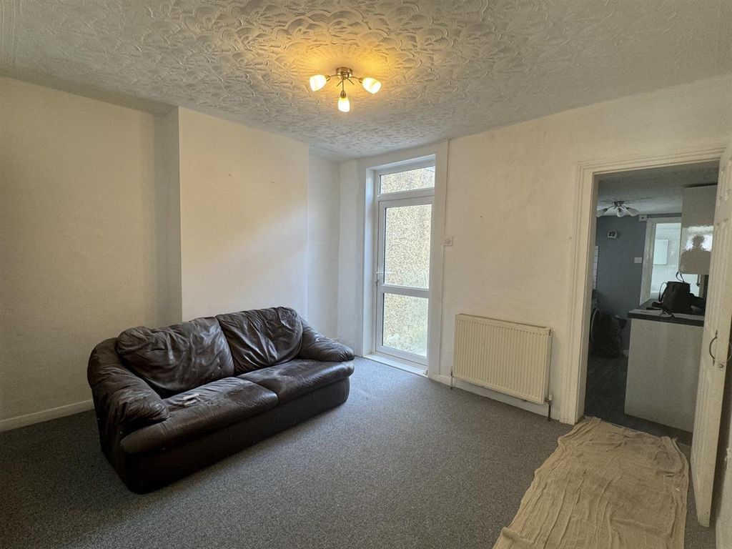 Property photo 3 of 9 2 Bedroom Terraced For Rent