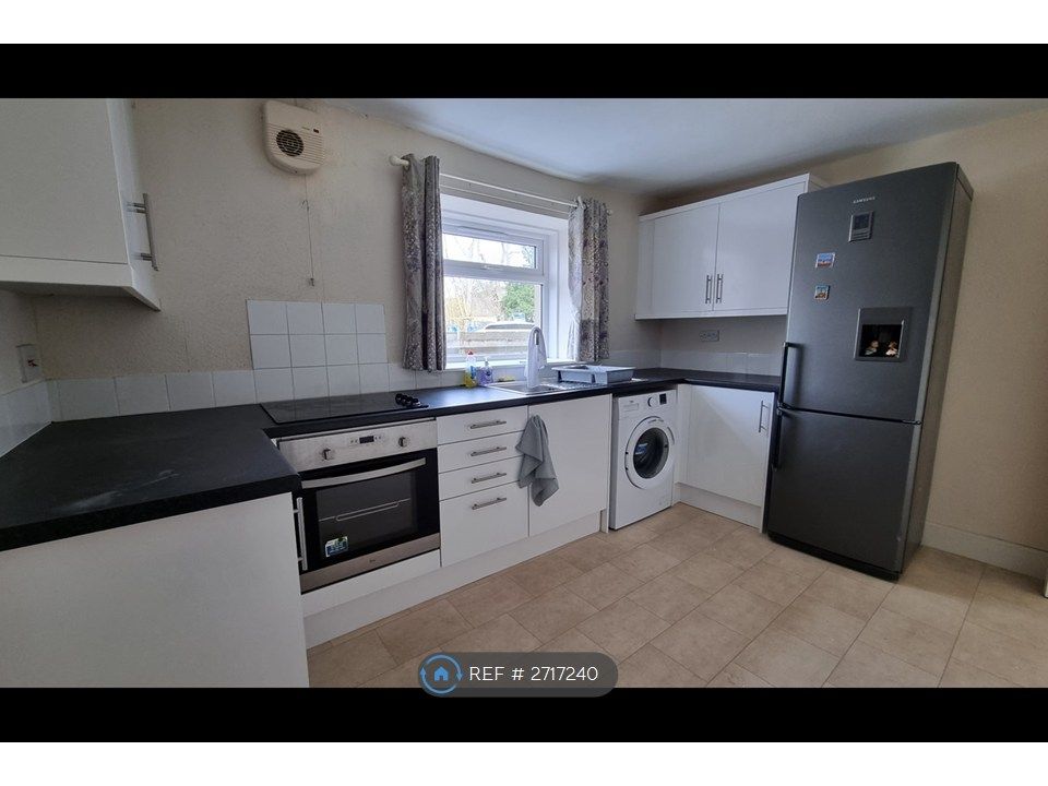 Property photo 1 of 8 Kitchen