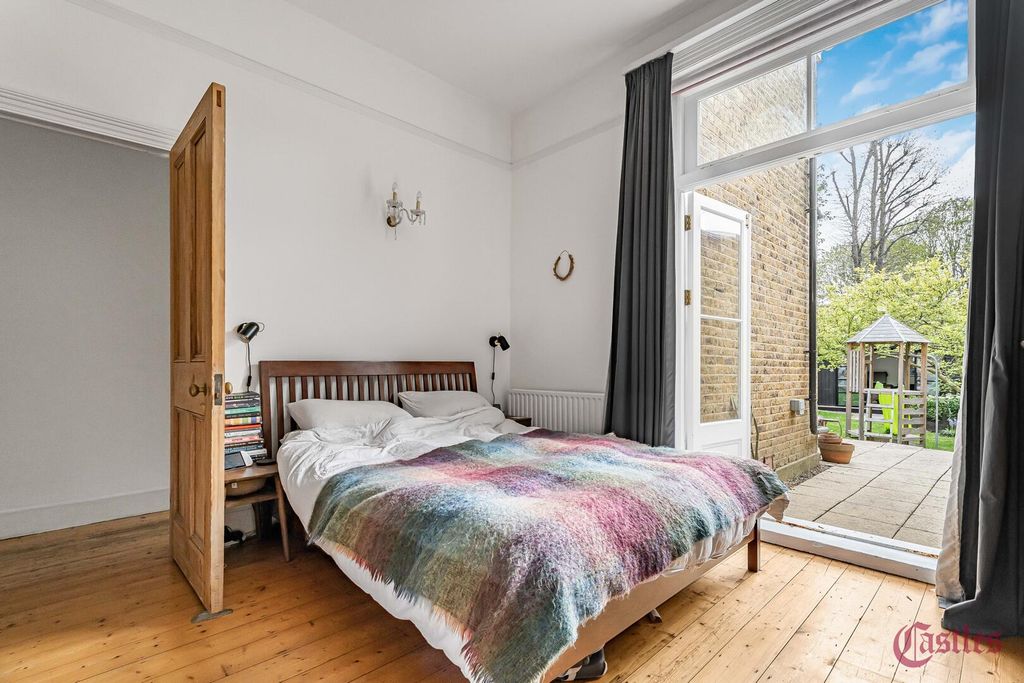 Property photo 3 of 13 Bedroom