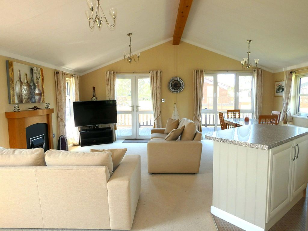 Property photo 3 of 8 Gallery
