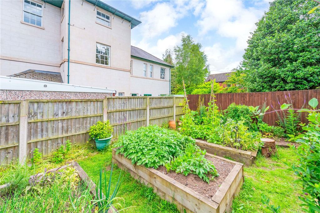 Property photo 2 of 23 Picture No. 31