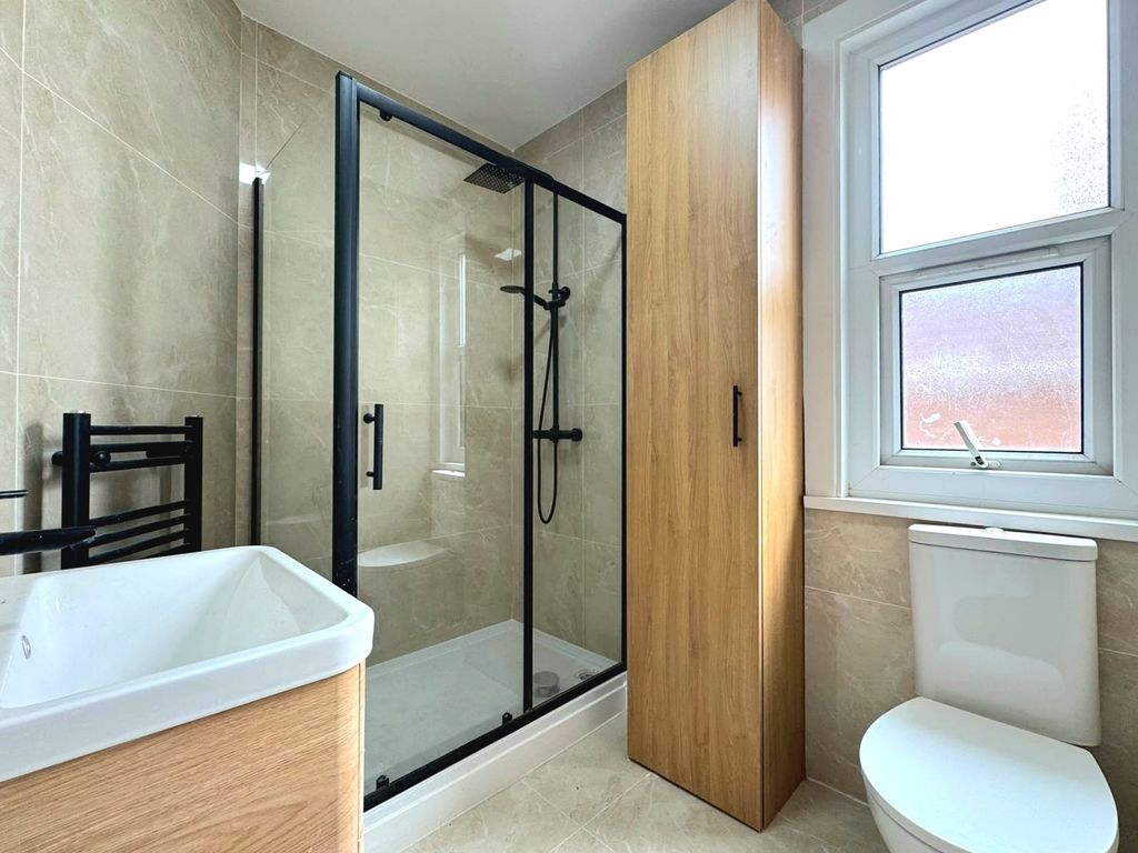 Property photo 2 of 5 1