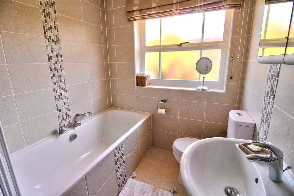 Additional image 17 of 5 bed detached house for saleTylston Meadow, Liphook GU30
