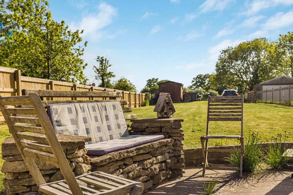 Property photo 2 of 19 Rear Garden
