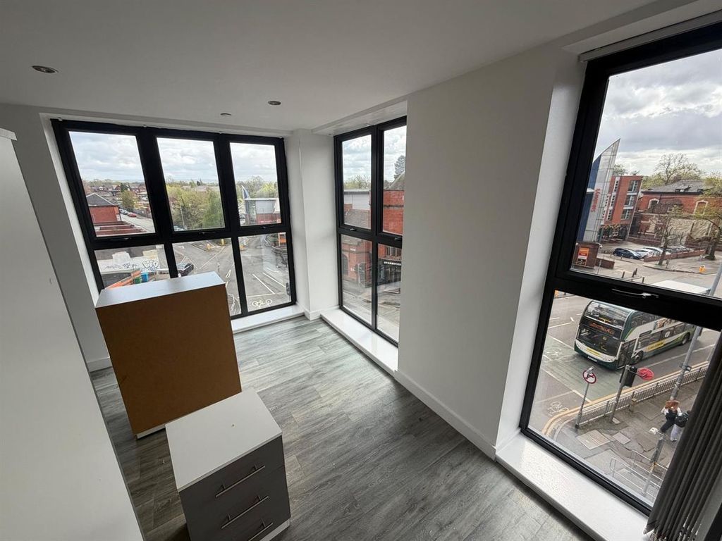 Property photo 1 of 4 Bright Modern Room With Expansive Large Windows...
