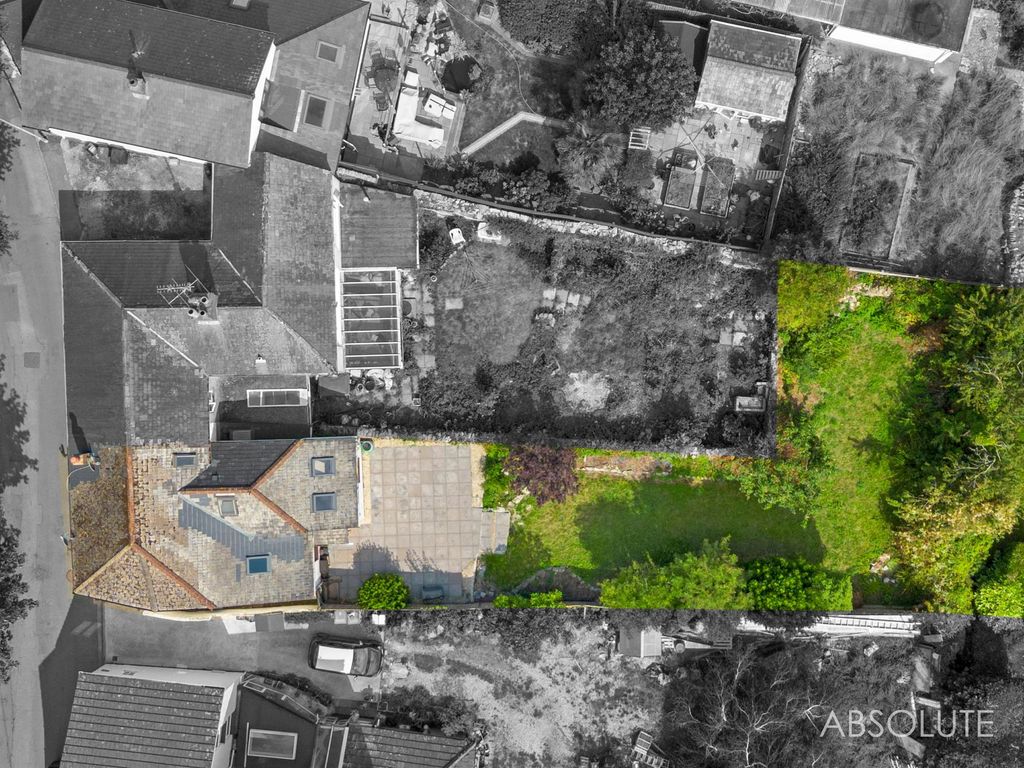 Property photo 3 of 21