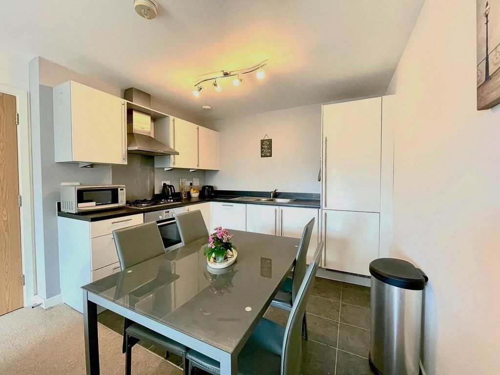 Property photo 2 of 9 Kitchen/Dining