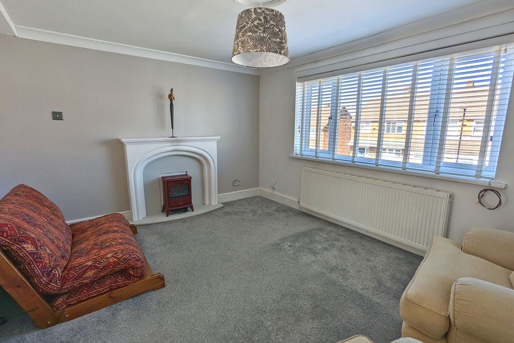 Property photo 2 of 16 Living Room