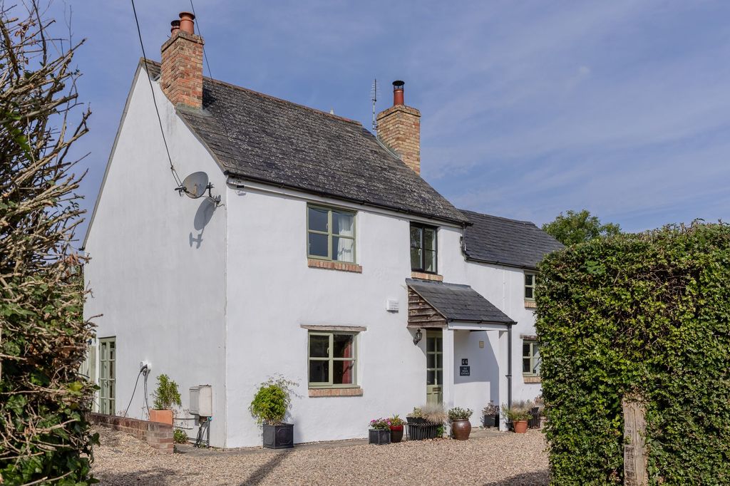 Property photo 1 of 34