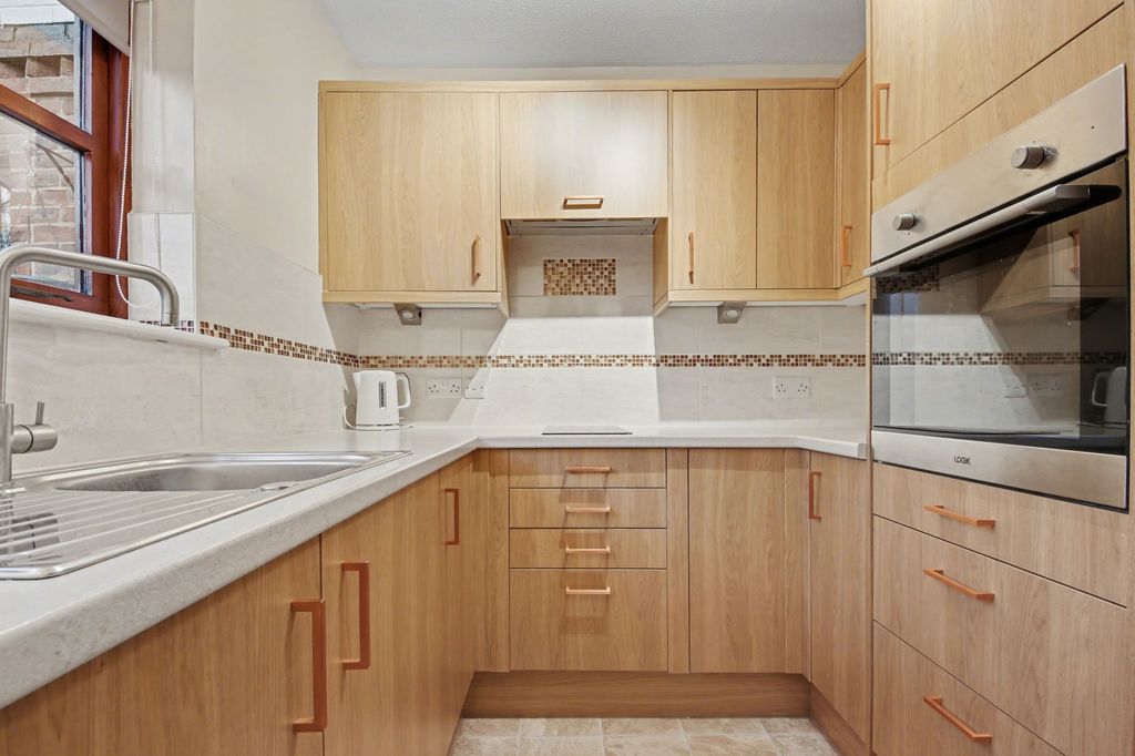 Property photo 2 of 8