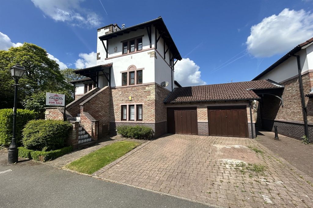 Property photo 1 of 17 (Main)