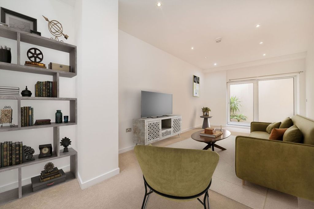 Property photo 2 of 6