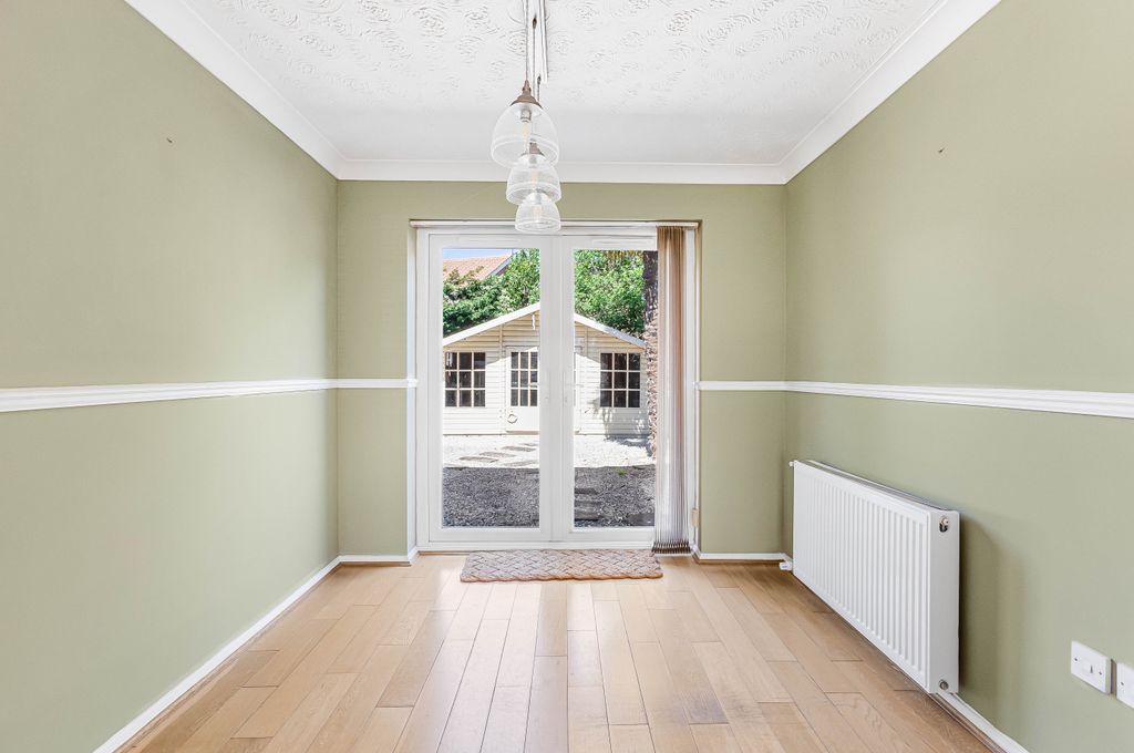 Property photo 3 of 27 4_80923