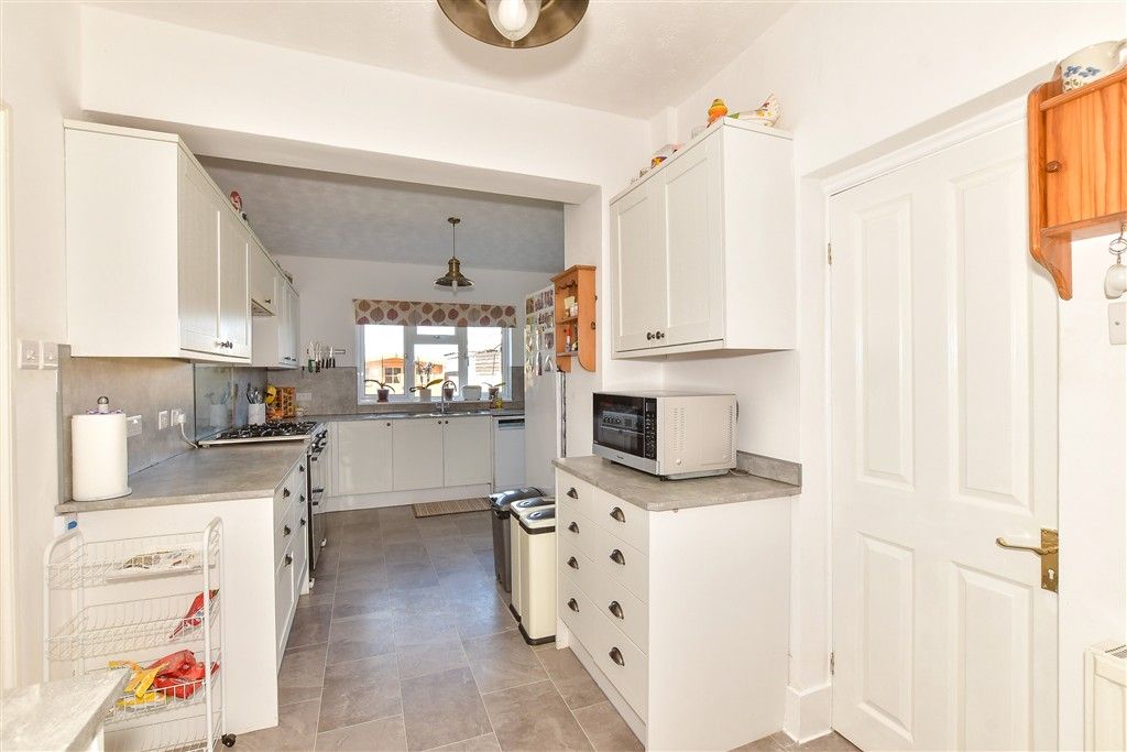 Property photo 3 of 12 Kitchen